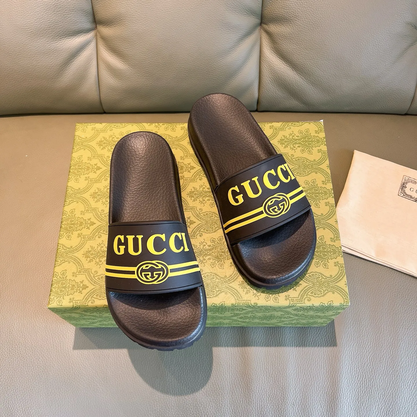 Men's Men's Shoes 130🐮🐮Gucci Gucci Slippers Gucci 2024 latest beach sandals slippers Original molding double G LOGO Original molding consistent Outsole: Men's Men's Shoes u double-layer outsole Size: 35-46